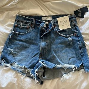Abercrombie curve love cut off short size 4